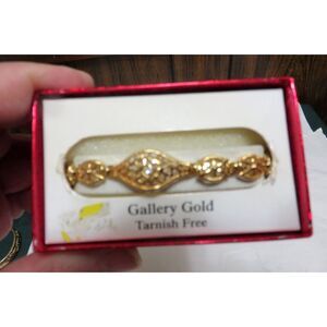 VINTAGE GALLERY GOLD TARNISH FREE GOLD TONE BRACELET